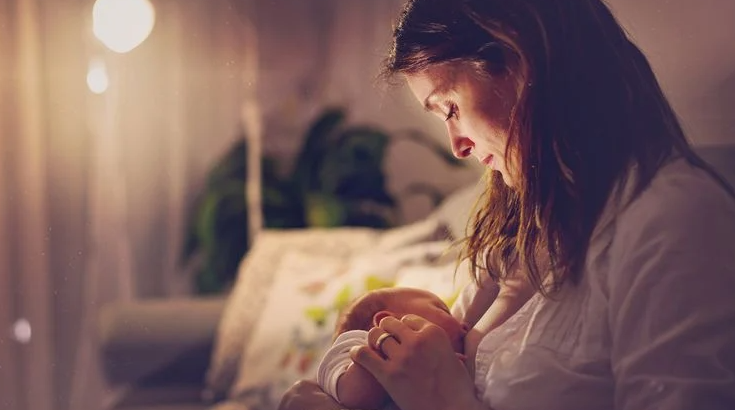the_scary_condition_that_makes_you_super_sad_while_breastfeeding