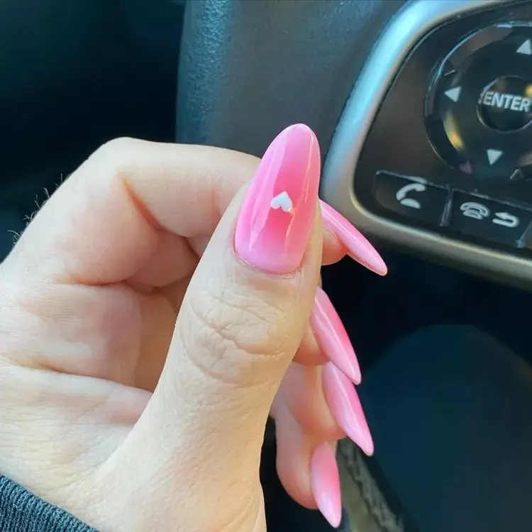 Baby-Pink-Aura-Heart-Nails-InStyle-Heart-Nail-Ideas-6809e596e0da457ba66e15424300181b