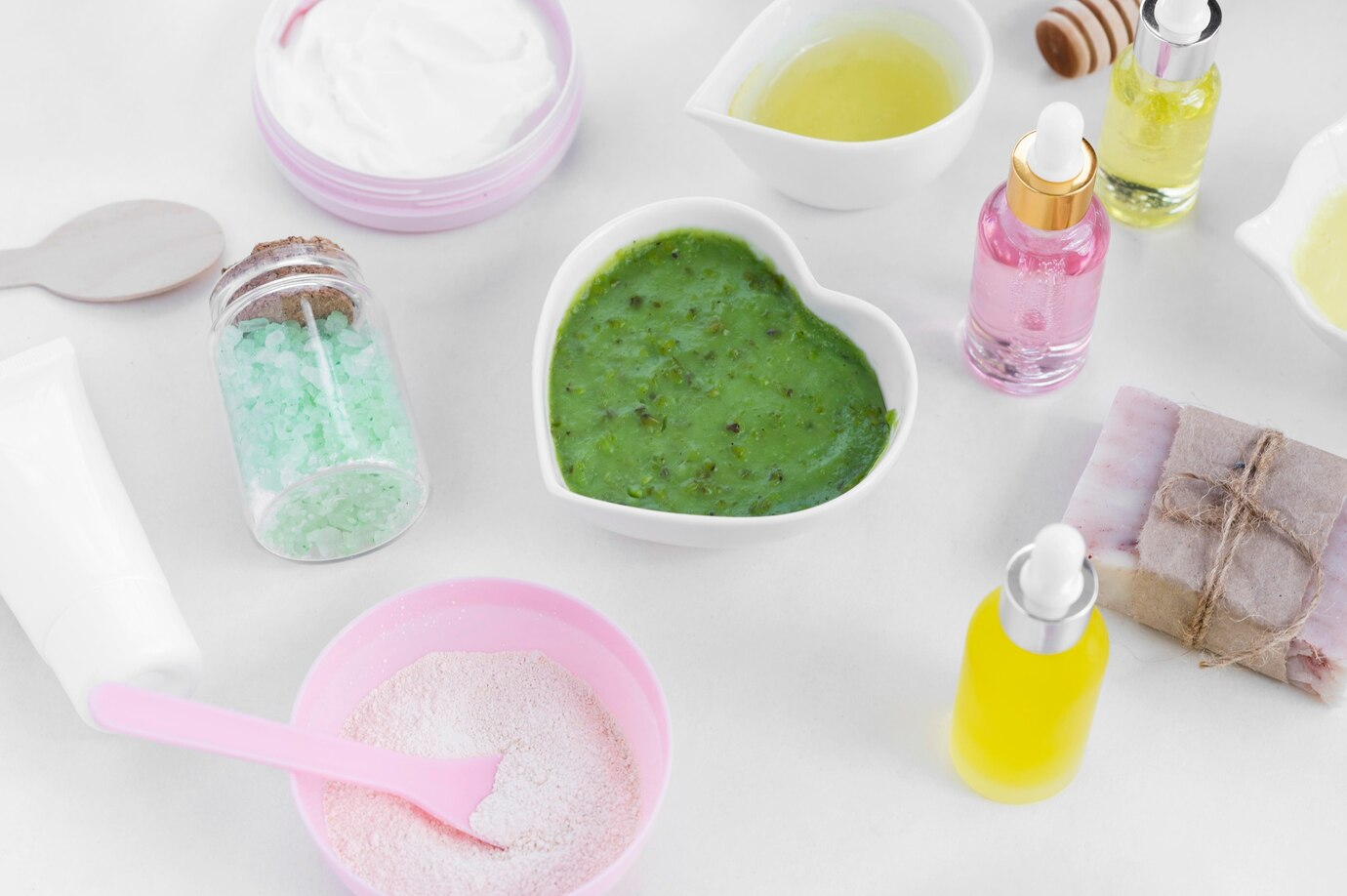 با این پاک کننده های خانگی، آرایشت رو پاک کن/انواع پاک کننده خانگی برای صورت