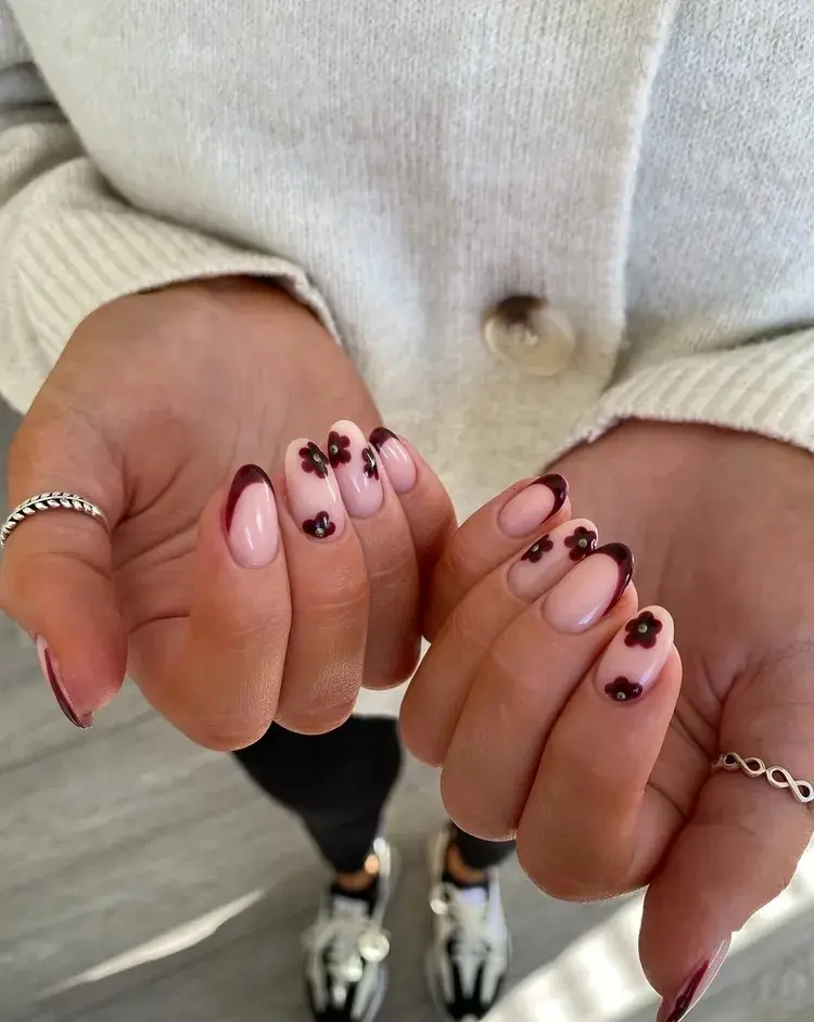 valentines-day-french-tips-petals-and-merlot_ellielouisenails-ad995dfb2e1740aaa7cbadc20da541b4