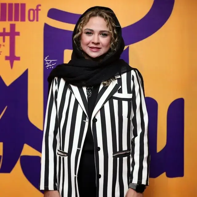 نیلوفر هوشمند