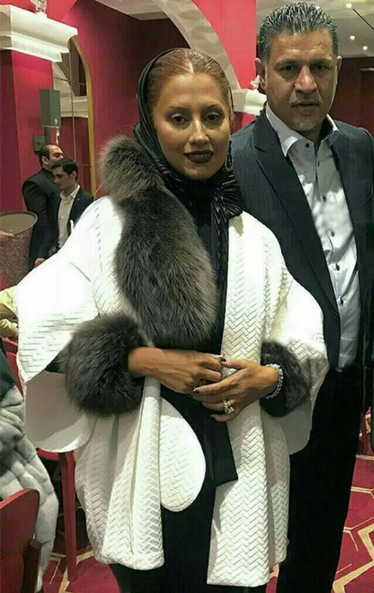 مونا فرخ آذری