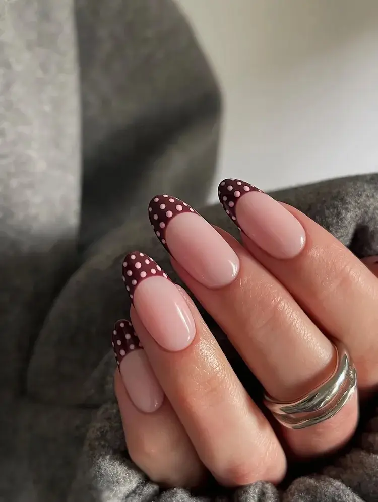 valentines-day-french-tips-chocolate-box_gels.byffi-7f7c1cffdd4a425aa9e523821f009817