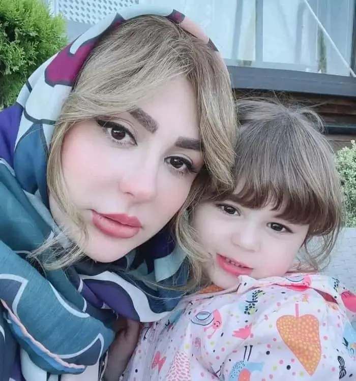 نیوشا ضیغمی