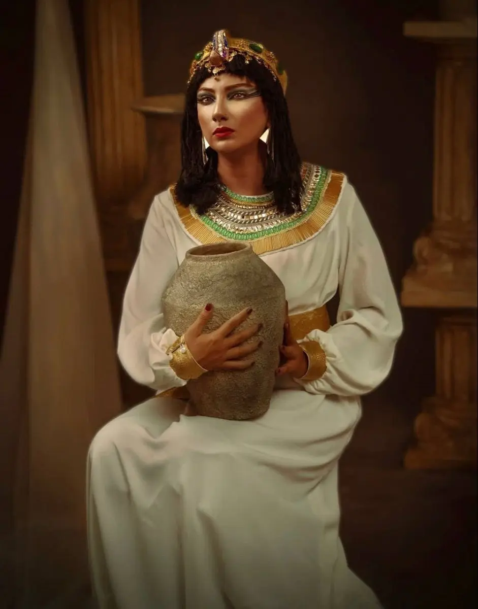 محیا دهقانی