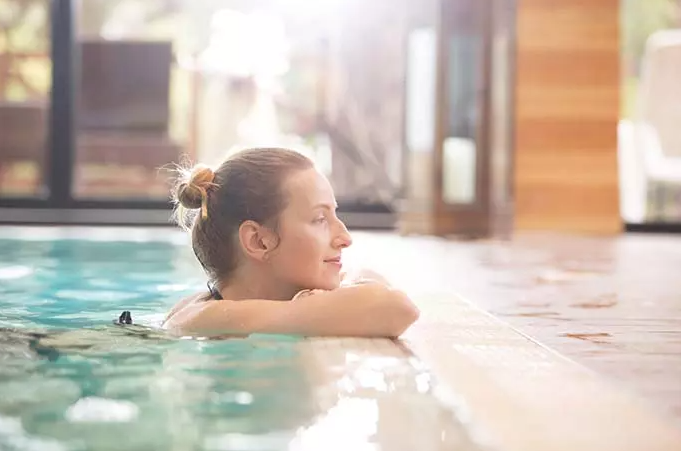 Choose_indoor_pools_to_avoid_sun_radiation_and_overheating_jpg_webp