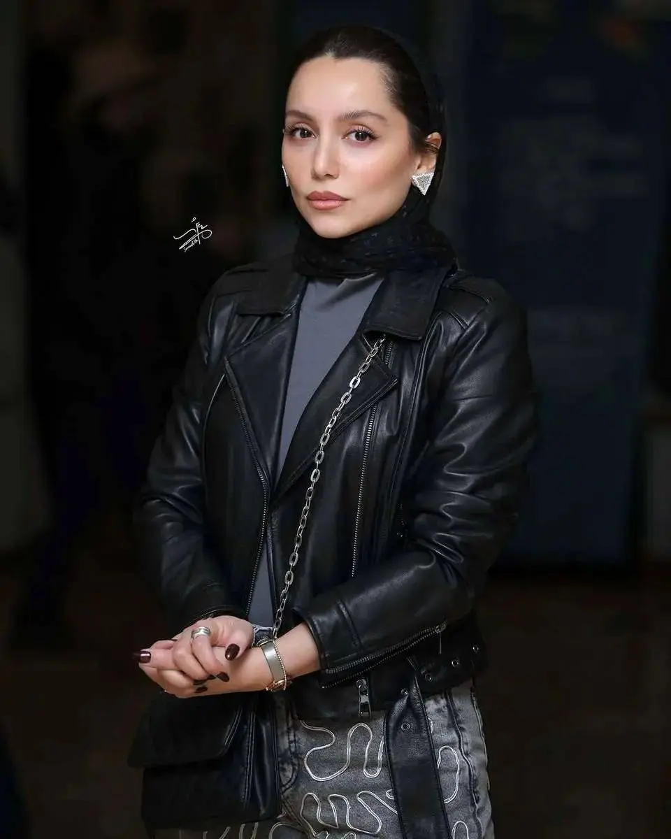 نازنین بیاتی