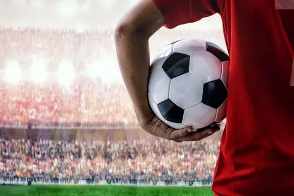 خیانت های پی در پی فوتبالیست معروف کارش را به طلاق کشاند!