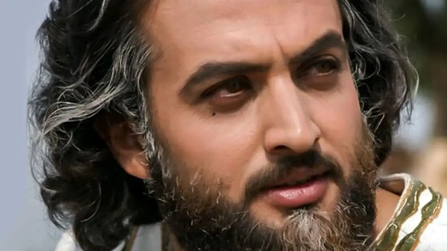 خانه بازیکن استقلال و یوزارسیف کت قرمز + عکس جنجالی