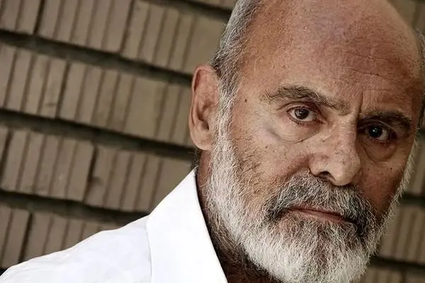 چهره دیدنی جمشید هاشم‌پور در ۲۴ سالگی؛ نگاهی به اولین فیلم او در دهه ۴۰