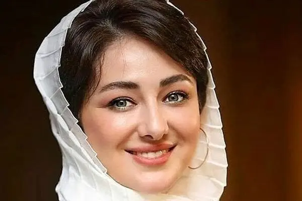 تیپ ساده ویدا جوان با لباس عروس منجق‌دوزی شده + عکس