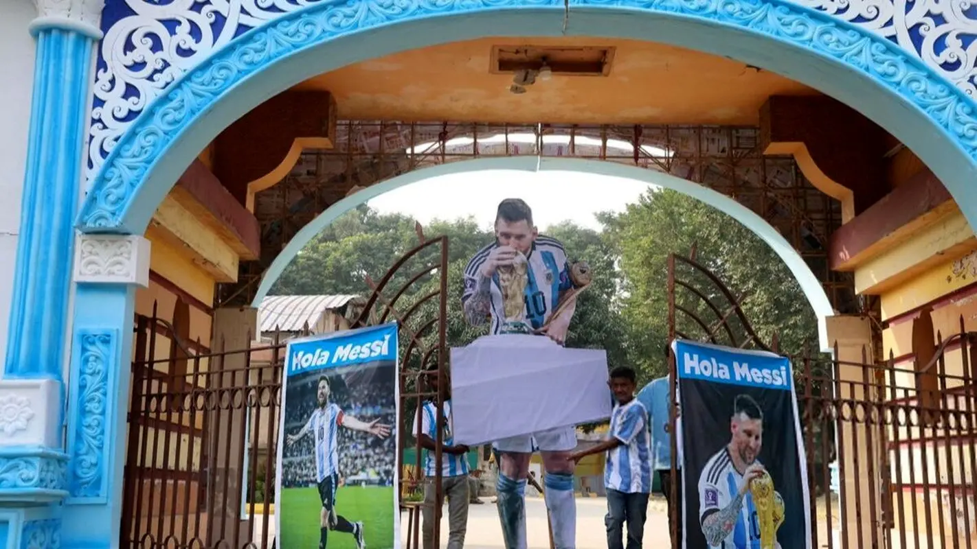 زلزله مسی هند را به هم ریخت / شاهرخ خان هم به آرزویش رسید و با مسی عکس انداخت (عکس)