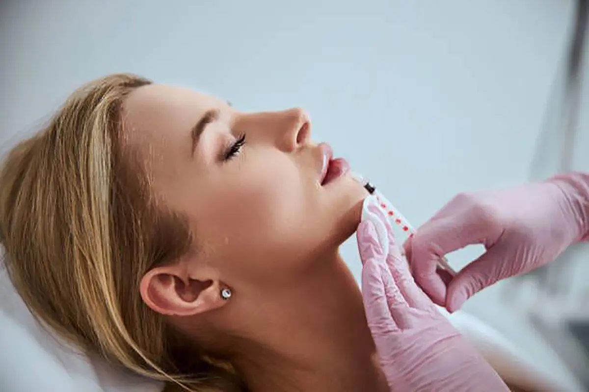 چطور ماندگاری ژل لب را افزایش دهیم؟