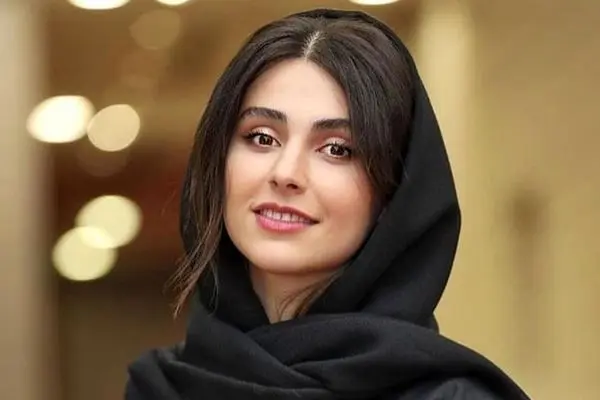 عکس کودکی لاله مرزبان وقتی دختربچه گوگولی بود