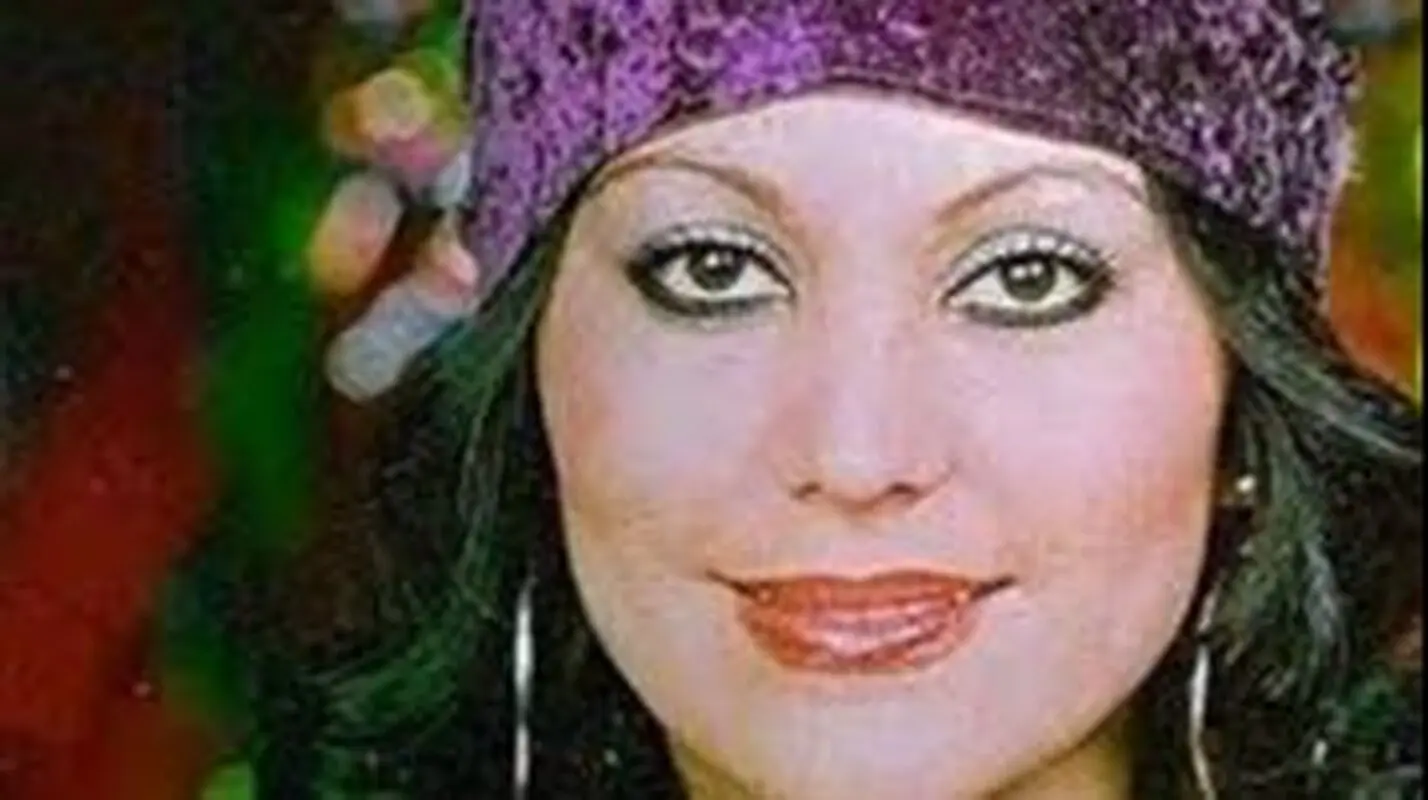 عکس نایاب از شب عروسی سیمین غفاری و شوهر خارجی اش ؛ سفر به سال 59 !