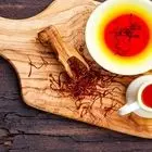 برای رنگ دادن زعفران چه باید کرد؟ تکنیک‌ های اصولی برای رنگ طلایی و ماندگار زعفران
