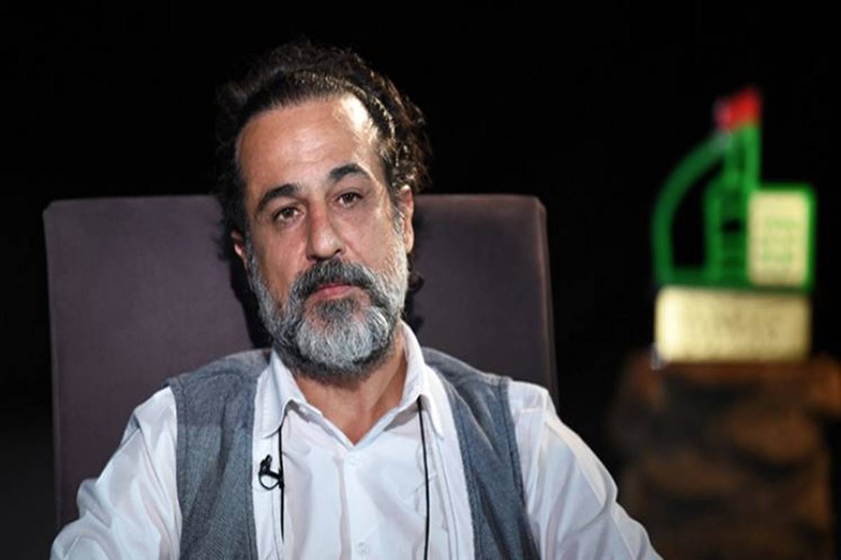 بازیگر مشهور ایرانی روی تخت بیمارستان (عکس)