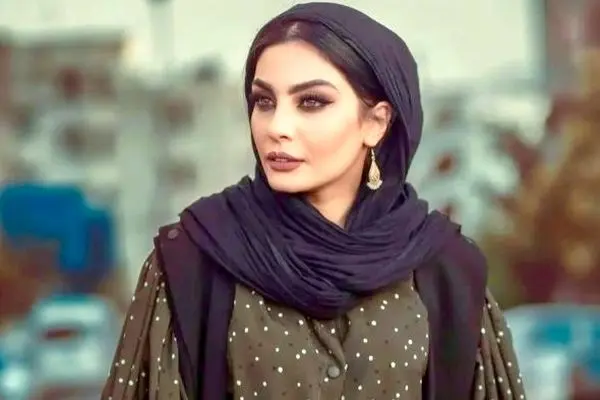 عکس‌های جنجالی صحرا اسداللهی در کنار مادر محجبه‌اش؛ واکنش‌ها چه بود؟