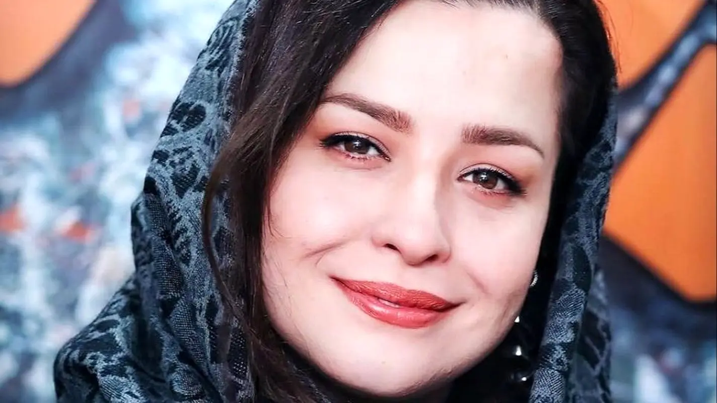 مهراوه شریفی‌نیا با چهره‌ای متفاوت در میانسالی / زیبایی خیره کننده مثل مادرش !