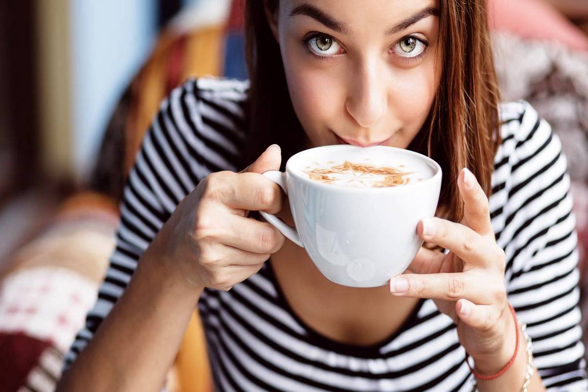 خانم‌ها در نوشیدن قهوه احتیاط کنند/ پوکی استخوان می‌آورد
