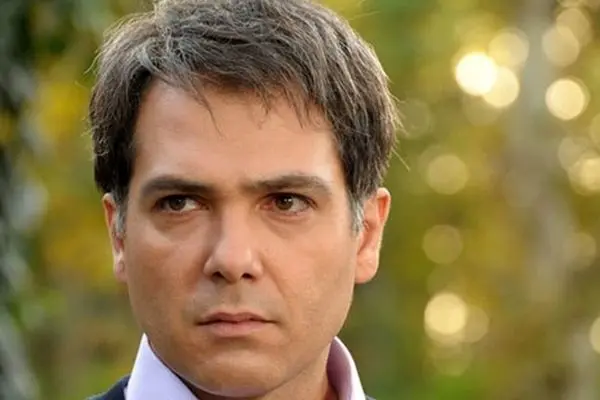 استایل دانشجویی کوروش تهامی / بازیگر سریال محکوم شیک و باکلاس 