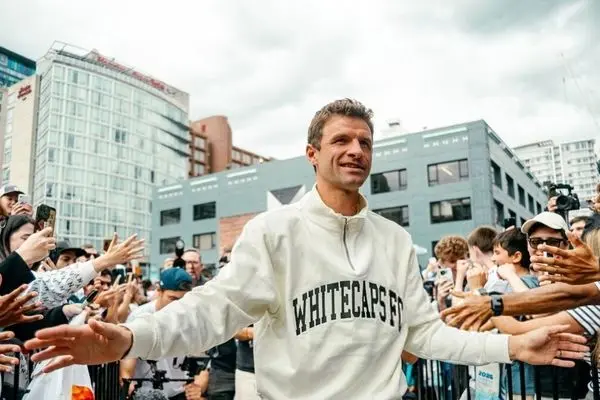 ثروت این فوتبالیست دود از سر آدم بلند میکند!