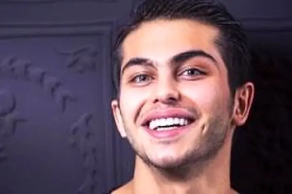 استایل جنجالی ارسلان قاسمی با گوشواره مردانه و زنجیر طلای خاص!