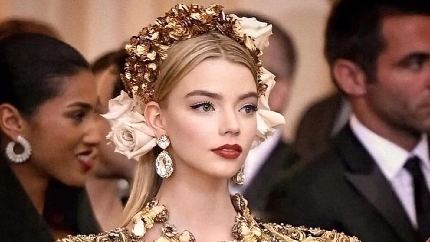 کمر این سلبریتی در حال محو شدن است! (عکس)