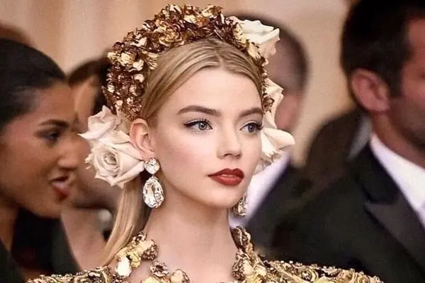 کمر این سلبریتی در حال محو شدن است! (عکس)