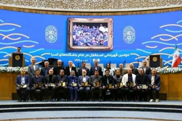 استایل شیک و زیبای بازیکن محبوب و سابق باشگاه استقلال (عکس)