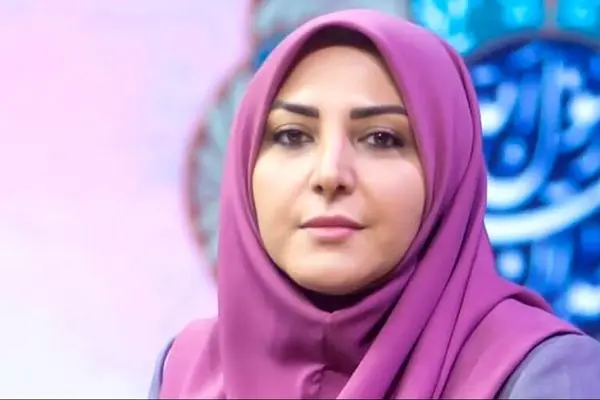 عکس دیده نشده از المیرا شریفی مقدم خارج از تلویزیون / استایل شیک با دامن