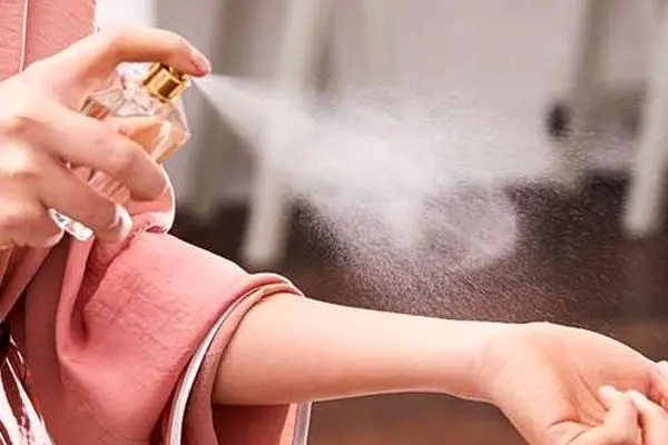 رازهای ماندگاری عطر؛ آیا روشی برای افزایش طول عمر رایحه‌ها وجود دارد؟