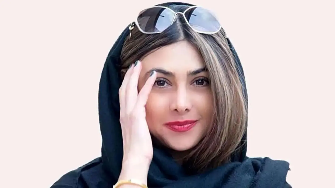 زیباترین استایل از همسر سابق هومن سیدی / آزاده صمدی شیک و متفاوت تر از همیشه !