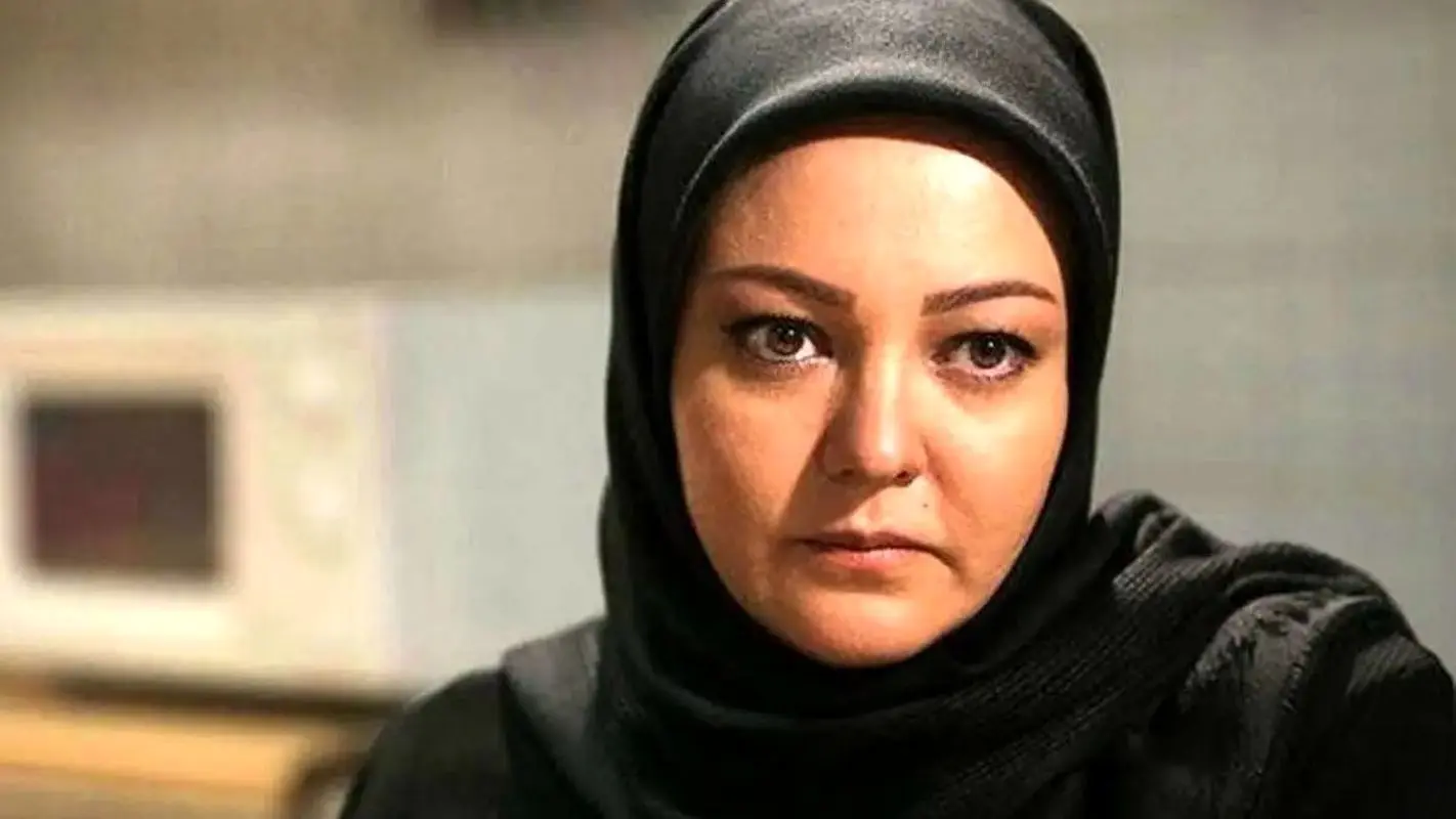 جدیدترین عکس از رزیتا غفاری با استایل زمستانی / مادر منصور چه خوشگل شده !