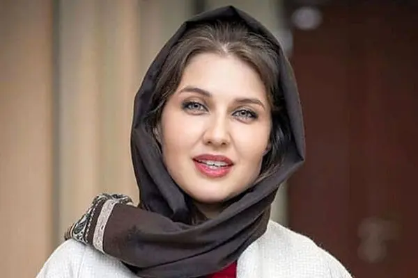 زیبایی خیره کننده گلوریا هاردی در کنار 2 پسرش / یکی از یکی خوشگلتر !