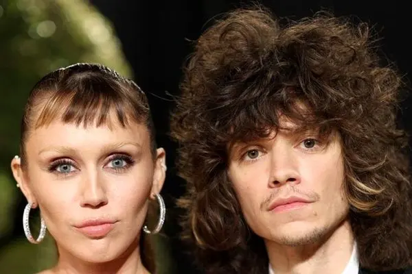 حلقه خاص این سلبریتی مشهور سر و صدا کرد / زشت و بی کلاس است؟! (عکس)