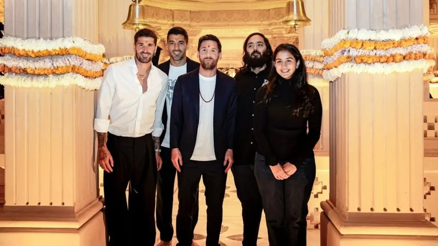 به جای مانده از زلزله مسی در هند / حضور در کنار ثروتمندترین زوج هند (تصاویر)