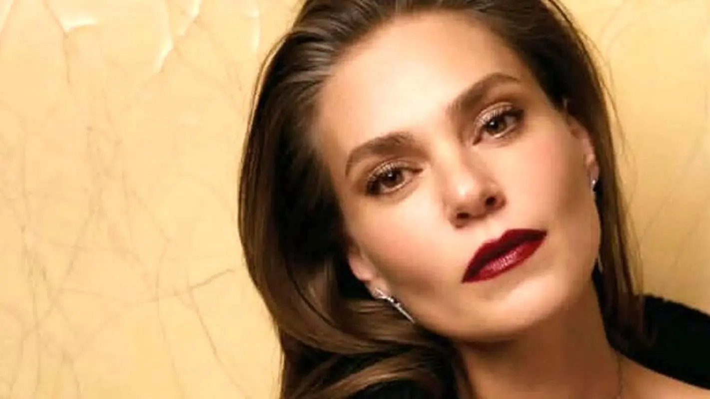 بازیگر عروس استانبول در قلب توکیو با استایلی زیبا (عکس)