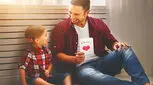 ترفند احمقانه و بامزه این کودک برای دفاع از پدرش