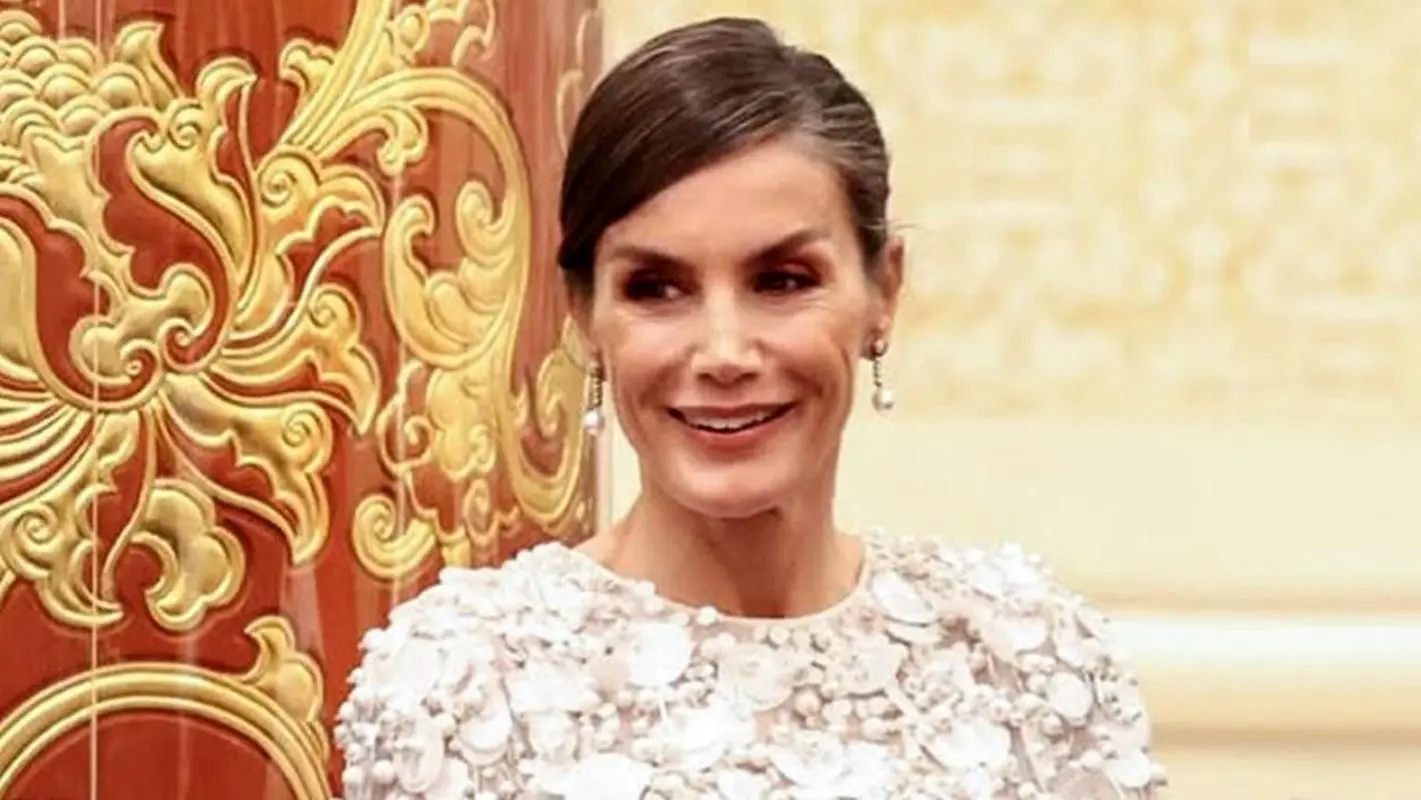 ملکه خوش استایل اینبار صورتی پوش شد (عکس)