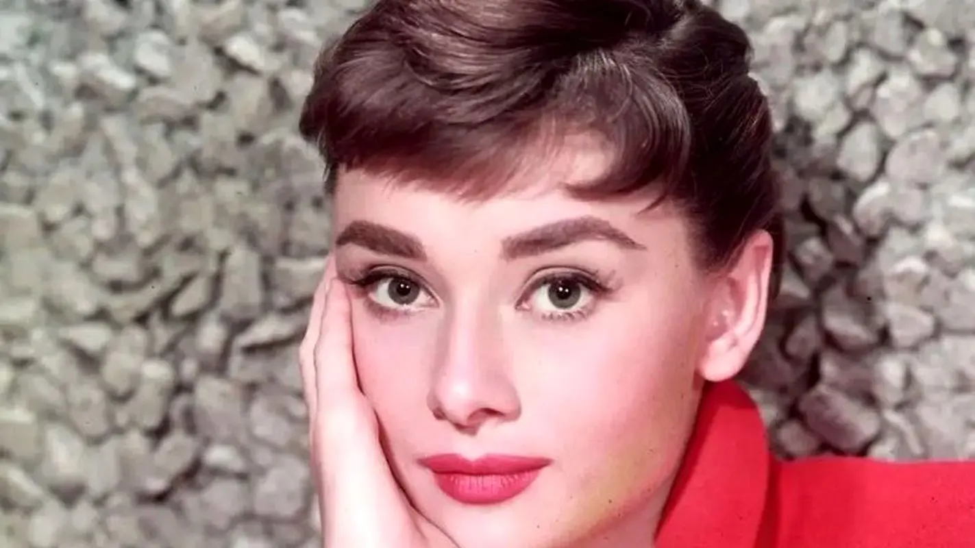 چهره این زن زیبارو چگونه در قلب تاریخ جاودانه شد؟