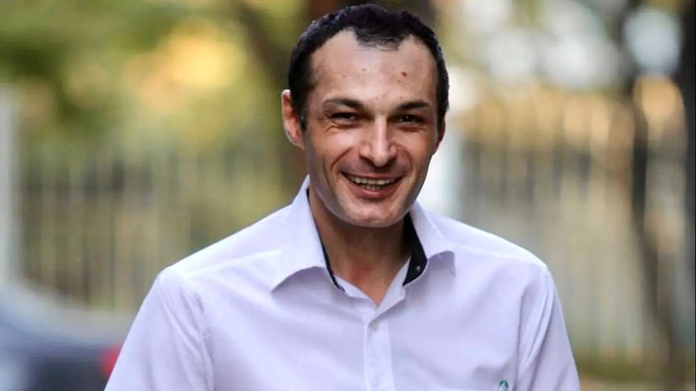 رامین پرچمی بازیگر سریال محکوم کیست ؟! + زندگی نامه و همسرانش