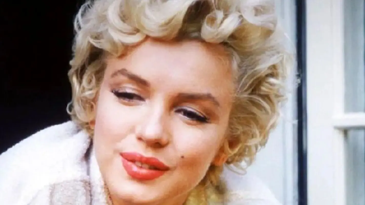 راز قتل مرلین مونرو در شب تلخ تولدش + عکس‌های دیده‌نشده