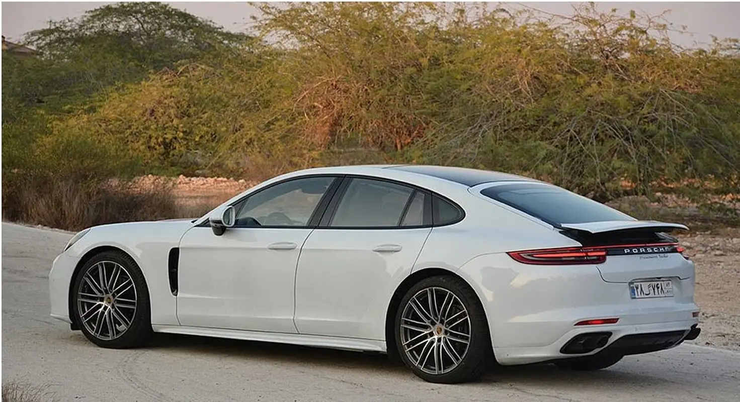 فوتبالیست های ایرانی سوار چه ماشین هایی می شوند؟ / از رنج روور تا پورشه ماکان 