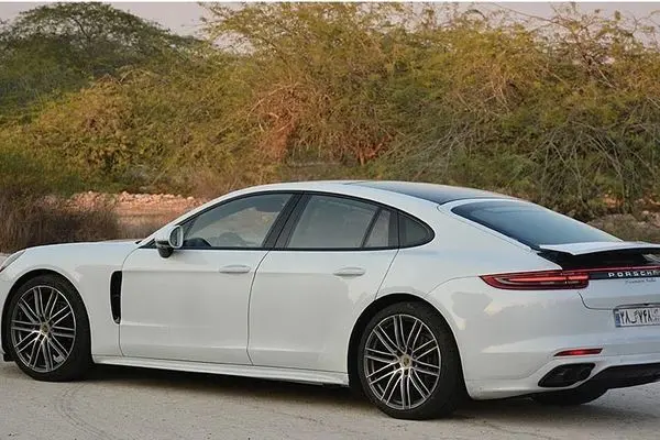 فوتبالیست های ایرانی سوار چه ماشین هایی می شوند؟ / از رنج روور تا پورشه ماکان 