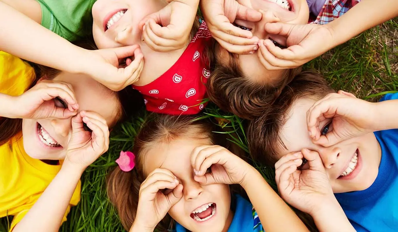 چالش‌ها و راهکارهای دوستیابی برای فرزندان: راهنمایی کامل برای والدین آگاه

