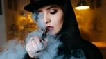 سیگار الکترونیک چه بلایی بر سر دهان و دندان می‌آورد؟

