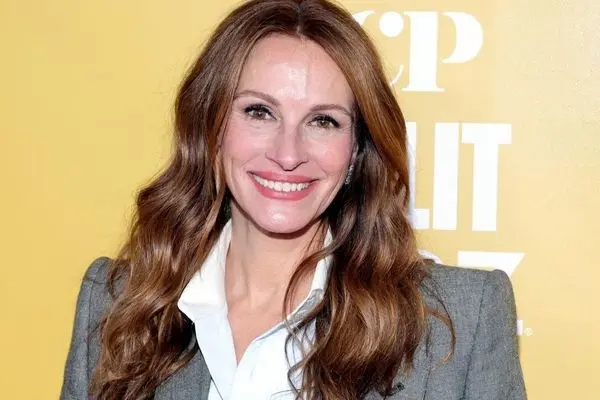 جولیا رابرتز چگونه مادر می کند؟