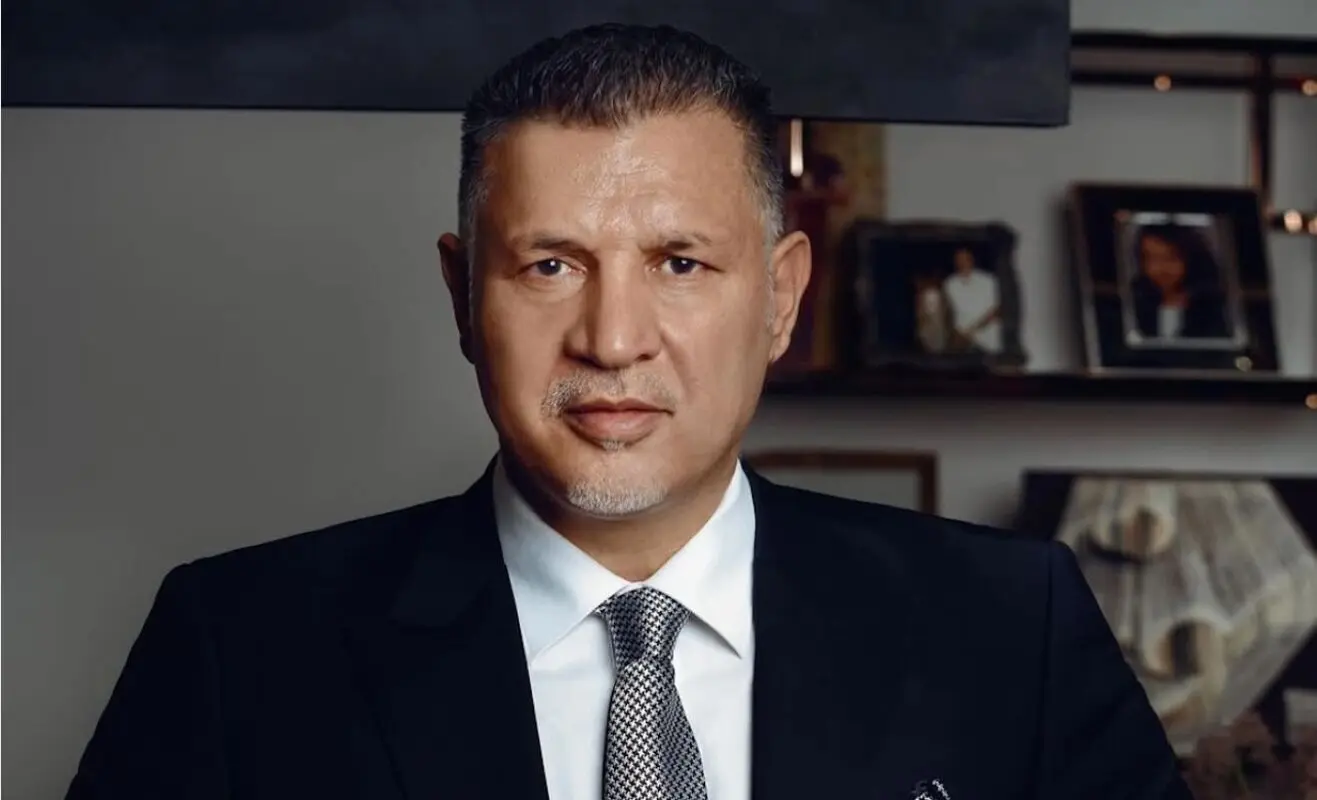 مرحوم مهرداد میناوند در مراسم عروسی علی دایی (عکس)