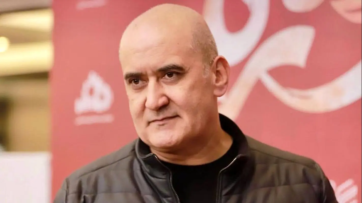 عکس شوکه کننده از کودکی بازیگر بدجنس سریال داریوش / قصابیان رو اینجوری ندیده بودید !